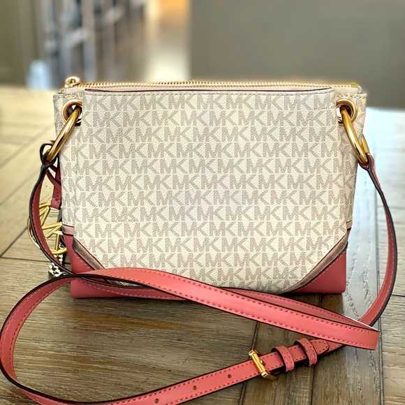 Michael Kors Purse - Picture 2 of 5